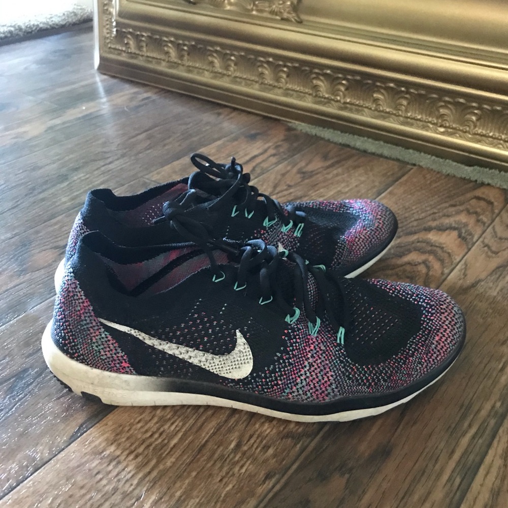 Nike running shoes / sneakers